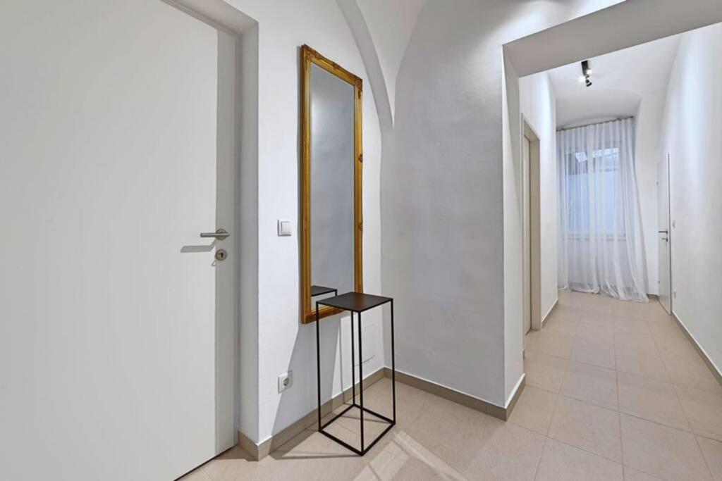 Vienne City Apartment Crown 6 Exterior foto